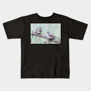 Sparrow fledglings Kids T-Shirt